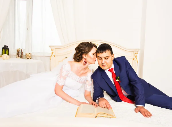 Sposa e sposo matrimonio coppia — Foto Stock