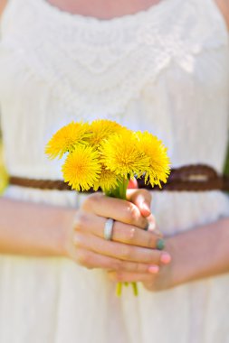  dandelions küçük buket 