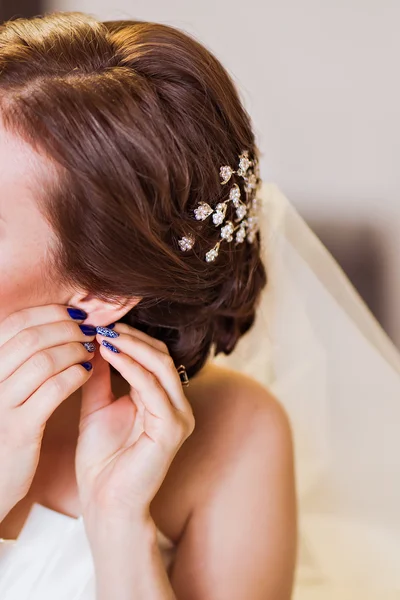 Brides earrings — Stock Photo, Image