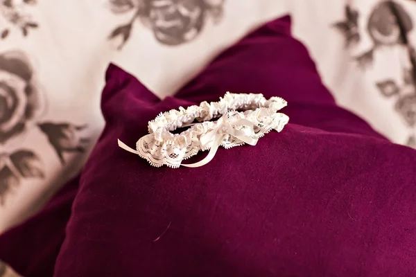 Wedding bridal garter — Stock Photo, Image
