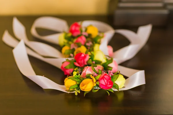 Bridesmaids flower bracelet — Stock Photo, Image