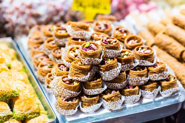 Istanbul'da bir pazar olarak baklava