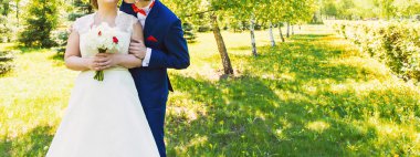 Sadece evli çift kucakladı