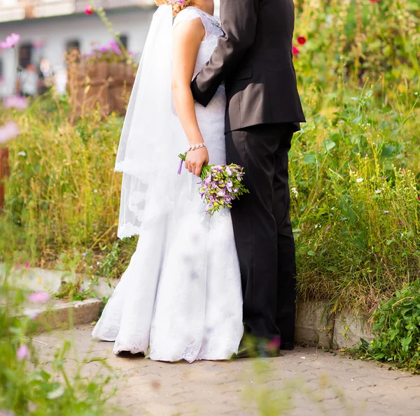 Eheleute umarmten sich — Stockfoto