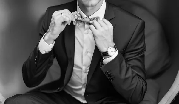 Groom sitting — Stock Photo, Image