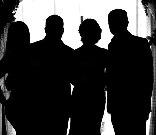 Silhouette of the bride and groom — Stock Photo, Image