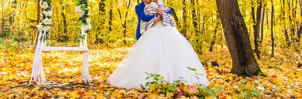Осенняя свадьба — стоковое фото