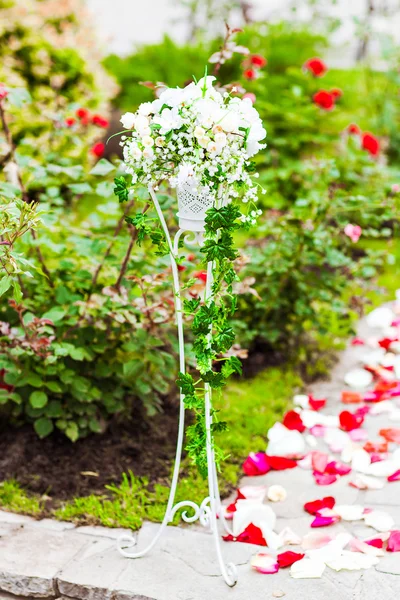 Fehér virág dekoráció — Stock Fotó