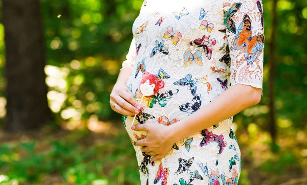 Vacker gravid kvinna — Stockfoto