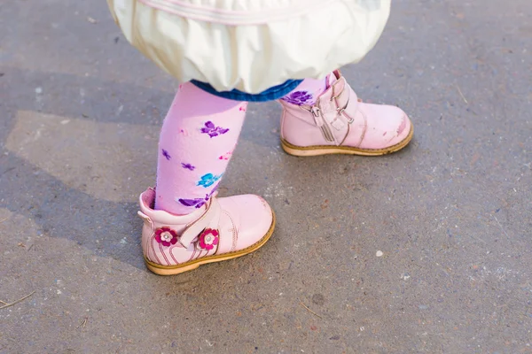 Bebek bacakları sandalet sıcak Güz.