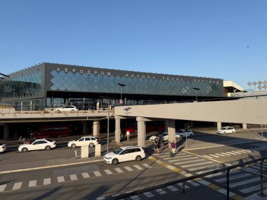 Belgrad, Sırbistan - 4 Temmuz 2025: Nikola Tesla Havaalanı Yeni İnşaat ve Kalkış Terminal Yolu Surcin