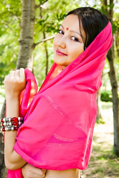 Egy indiai fiatal lány portréja — Stock Fotó