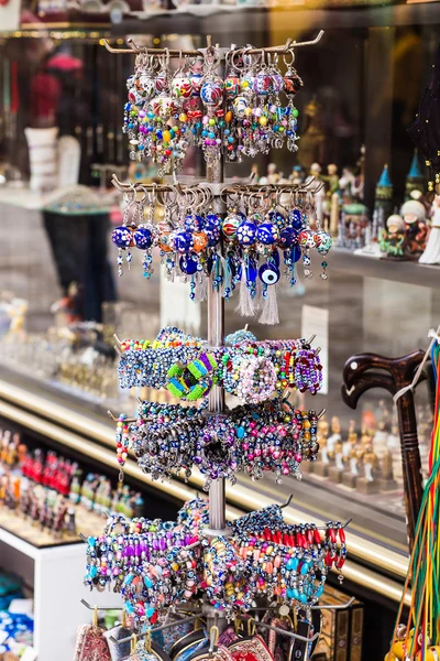 Pulseras en el bazar de Estambul —  Fotos de Stock