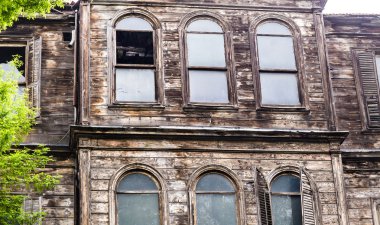 Istanbul, Türkiye'nin tarihi kısmında yıkık ev