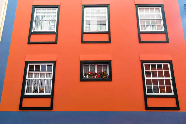 Casa tradicional en pueblo canario, Tenerife, España — Foto de Stock