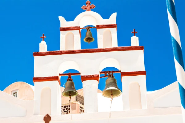 Oia kyrka, ön Santorini, Kykladerna, Grekland — Stockfoto