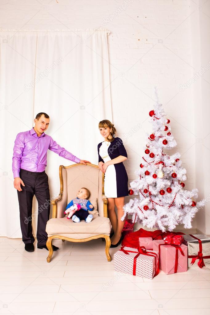 Kerstmis familieportret In huis vakantie woonkamer, kinderen en Baby ... Kerstmis familieportret In huis vakantie woonkamer, kinderen en Baby ...