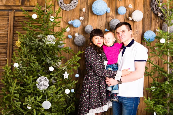 Retrato de família de Natal em casa, Árvore de Natal — Fotografia de Stock