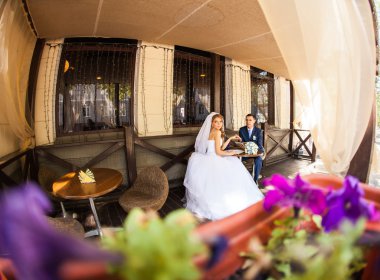 Café sevimli evli çift. saf hassasiyet