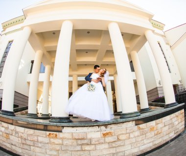 sarılma ve öpüşme Düğün çifti