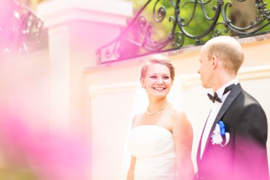 Mutlu gelin ve damat düğünlerinde