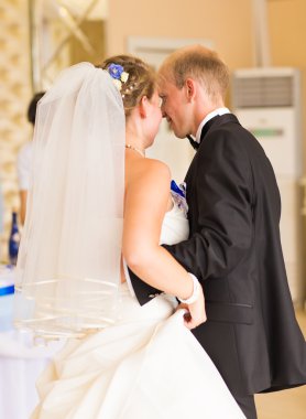 Mutlu gelin ve damat düğünlerinde