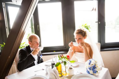 Güzel gelin ve Damat Düğün keyfi