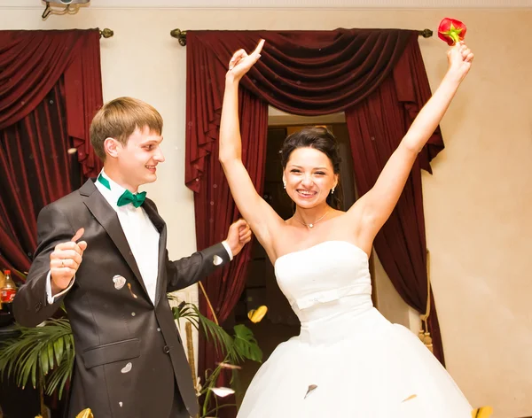 Romantic happy handsome groom and beautiful  bride at wedding reception — Stock Photo, Image