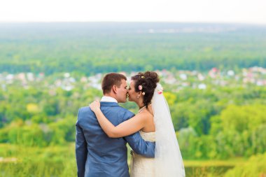 güzel düğün kaç park içinde. öp ve birbirlerine sarılmak