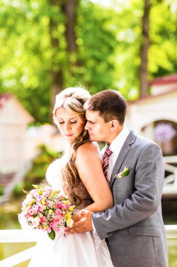 Mutlu gelin ve damat düğünlerinde