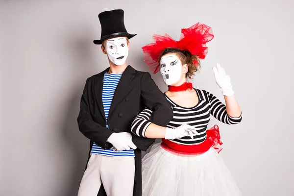 Dois mimes homem e mulher.O conceito de Dia dos Namorados, abril Dia dos Tolos — Fotografia de Stock