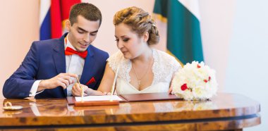 Nikâh dairesinde nikah töreni resmi, evlilik.