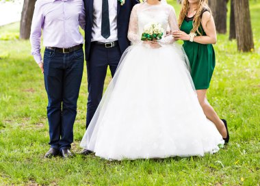 Gelin ve damat Konuklar ile kutluyor