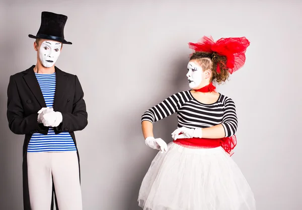 Dois mimes homem e mulher em abril tolos dia — Fotografia de Stock