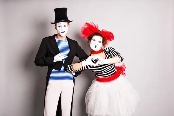 Deux mime, coeur pantomime, concept Saint Valentin, concept Avril Fête des fous — Photo
