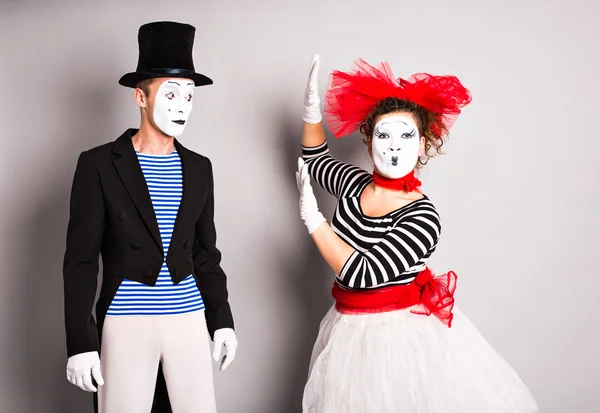 Dois mimes homem e mulher em abril tolos dia — Fotografia de Stock