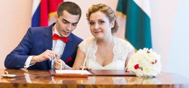 Gelin ve damat düğün töreninde.