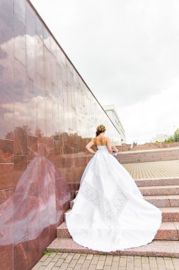 merdivenlerde güzel cinderella gelin