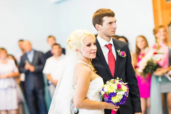 Bride and groom — Stock Photo, Image