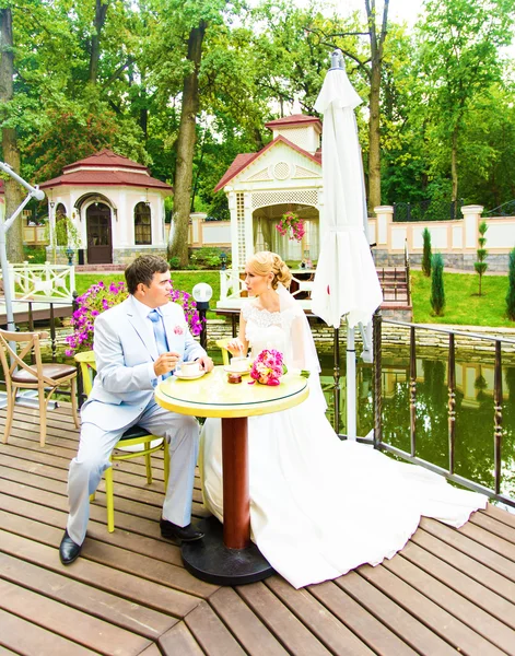 Hochzeitstag für Braut und Bräutigam — Stockfoto