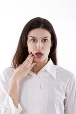 Yüz genç kadın dokunmaktan korkuyor