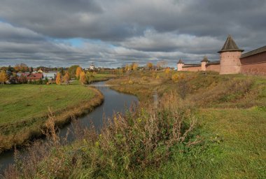 Suzdal. Spaso-Evfimiev Manastırı 'nın duvarlarında