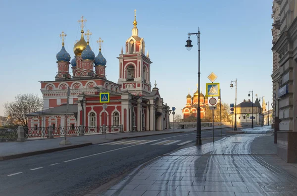 Early Morning Moscow First Rays Sun View Red Church Golden — Stock Photo, Image