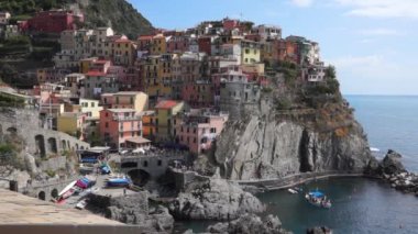 İtalyan sahil kasabası Manarola