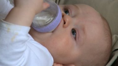 bebek erkek 6 aylık şişe