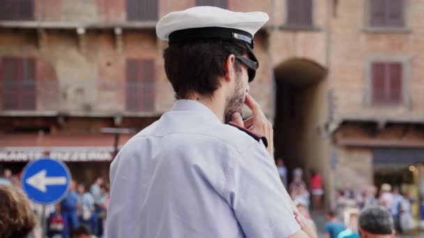 Polizist in Siena — Stockvideo