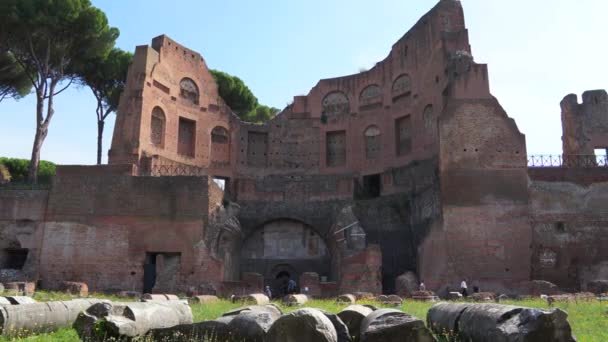 Ερείπια στον Παλατίνο λόφο στη Ρώμη — Αρχείο Βίντεο