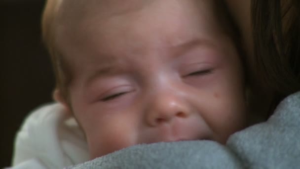 哭泣的婴儿 — 图库视频影像
