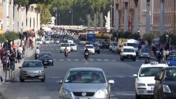 Verkeer in rome — Stockvideo