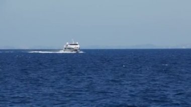 Sorrento gelen feribot